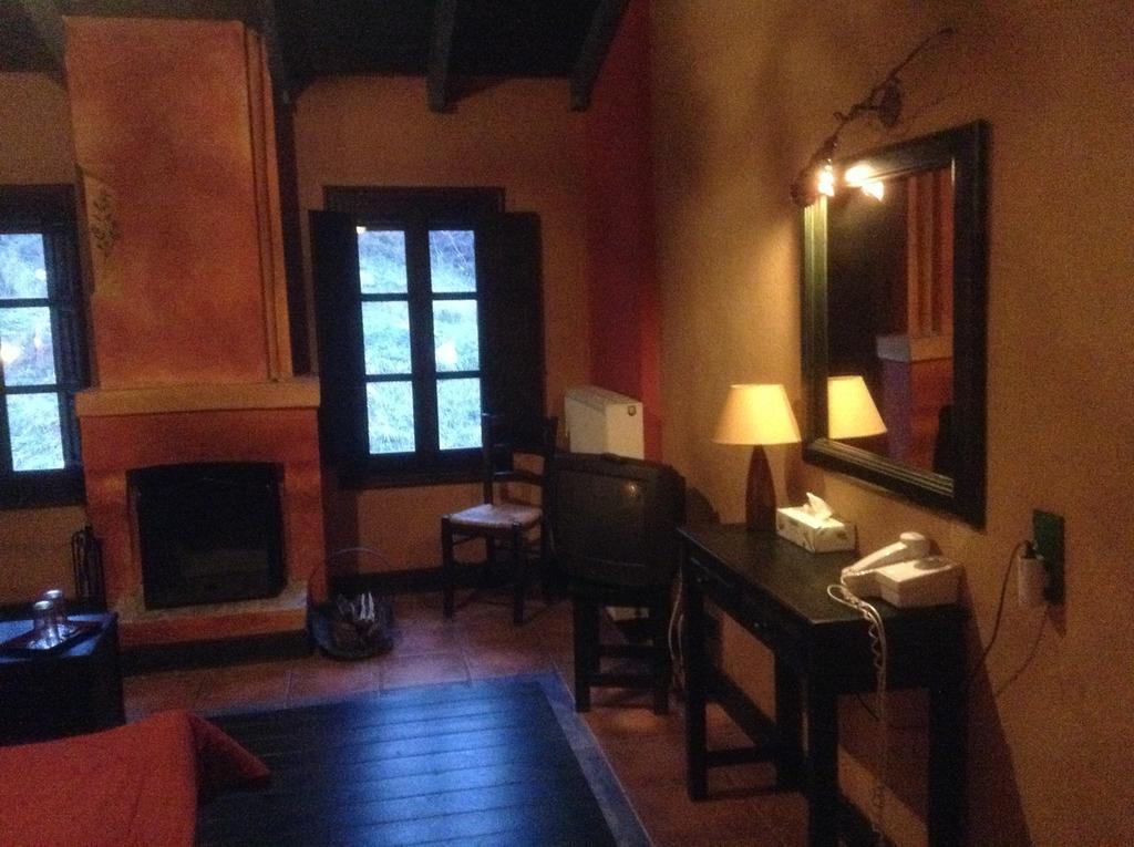 Astrovolia Hotel กาลัมปากา ห้อง รูปภาพ